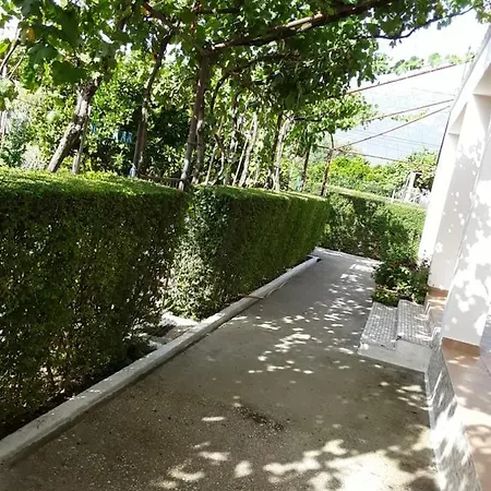 בית נופש House 28 *