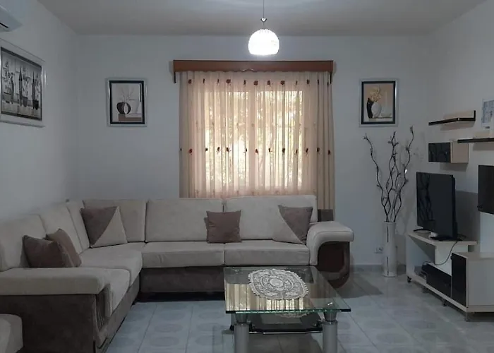 House 28 * Orikum